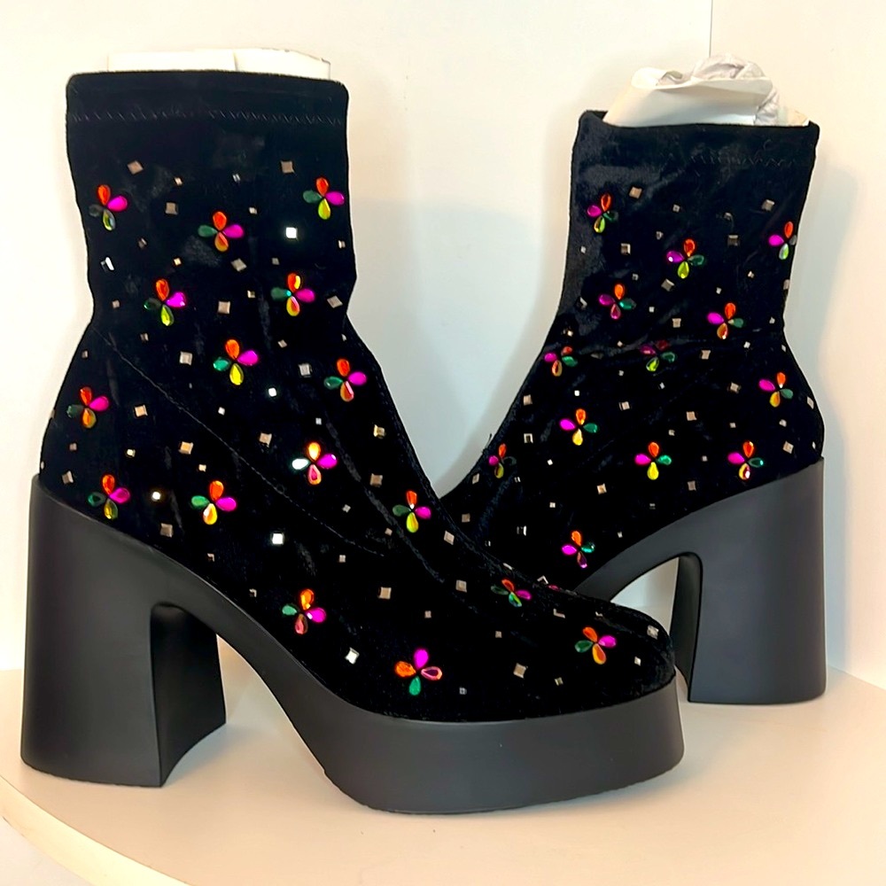 NEW NIB Betsey Johnson heeled platform velvet rhinestone black boots - size 10